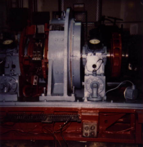 Hoist1.jpg (23627 bytes)