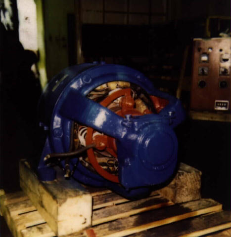 Hoist1.jpg (23627 bytes)
