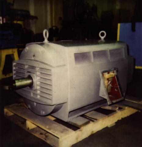 Hoist1.jpg (23627 bytes)